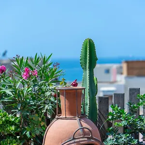 Anza Surfhouse Bed & Breakfast